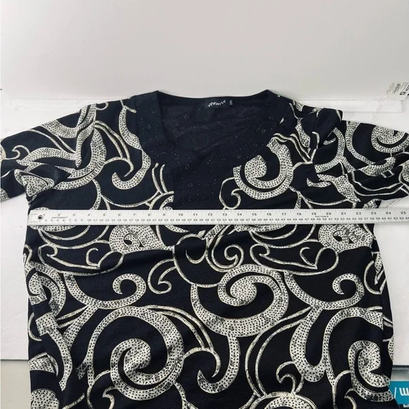 Black and White Long Sleeve Dress - Picture 3 of 10